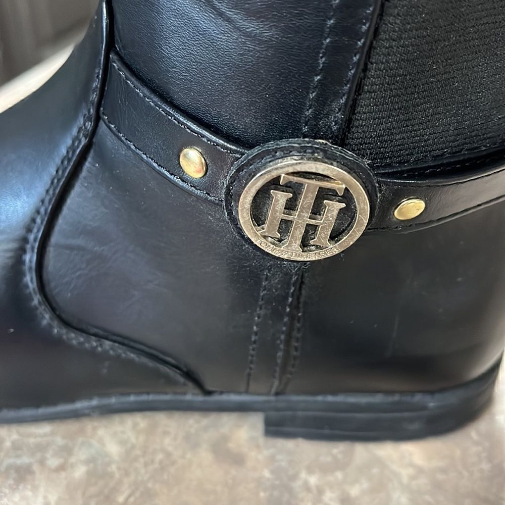 Tommy Hilfiger black boots  - Picture 2 of 8